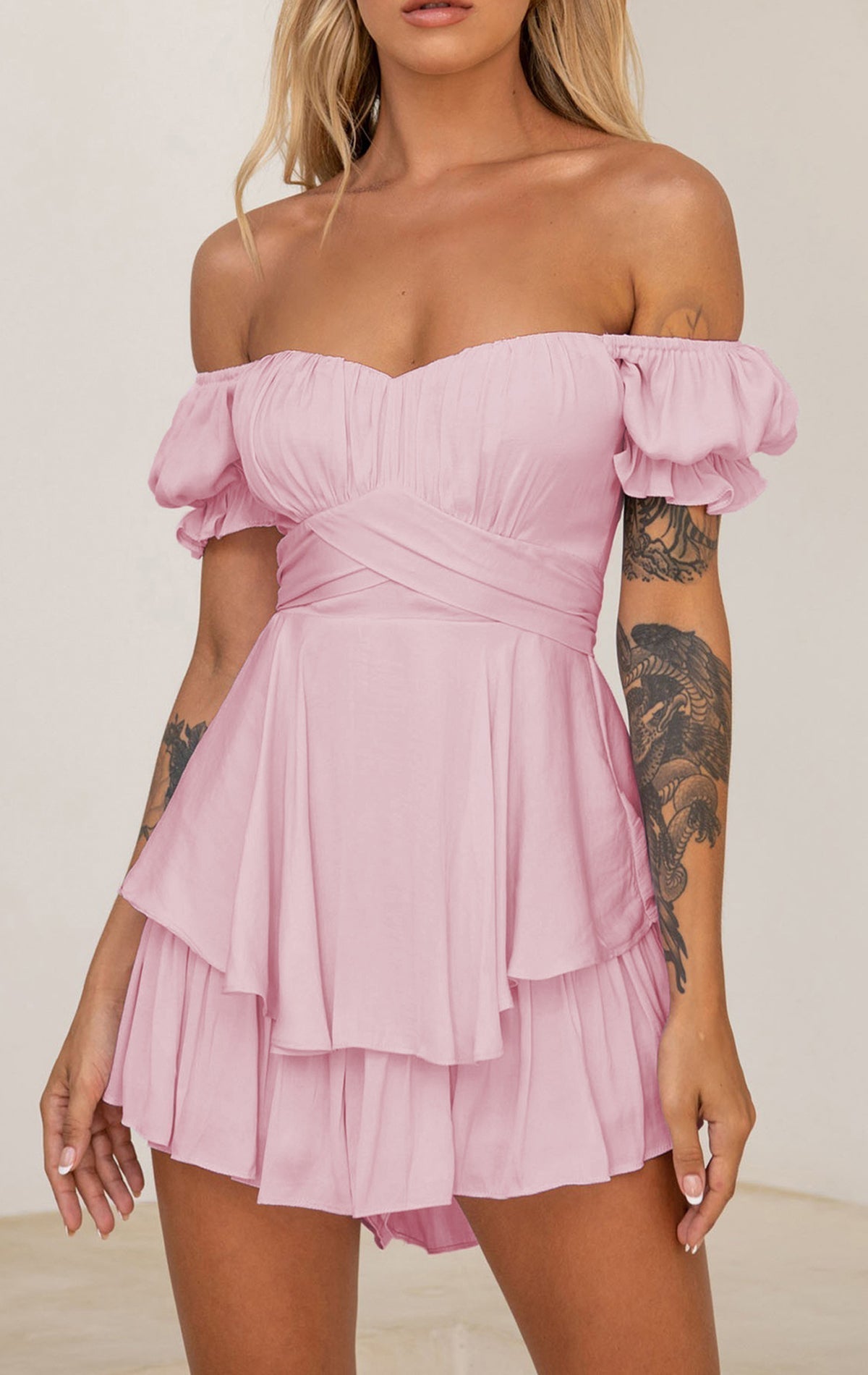 Ein-Schulter-Kurzarm-Jumpsuit