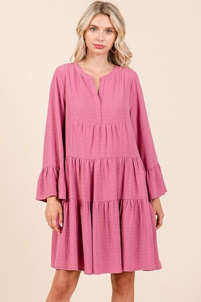 Mittoshop gestuftes Kleid mit gekerbtem, ausgestelltem Ärmel
