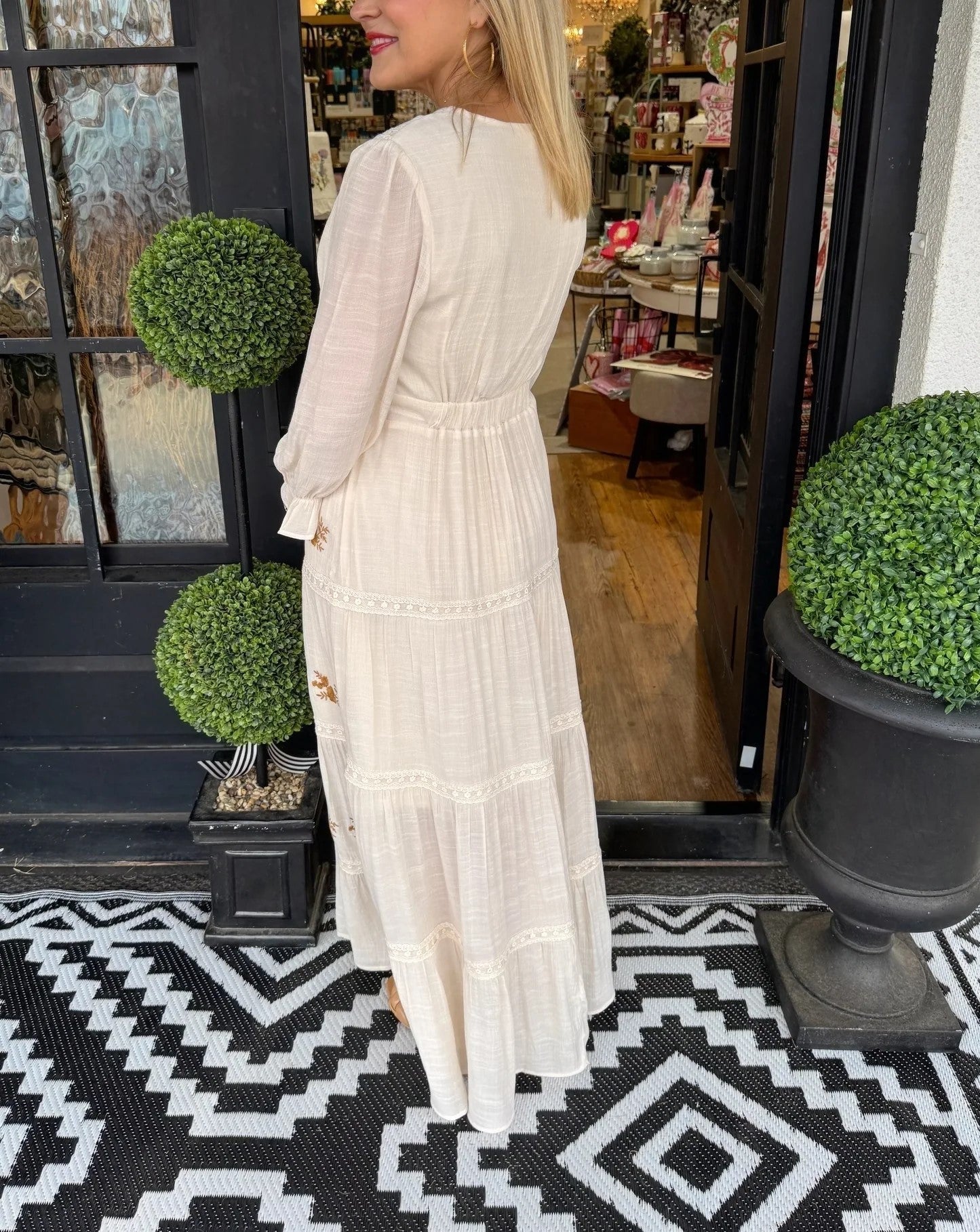 Damen V-Ausschnitt Maxi-Kleid mit Blumenstickerei (2 kaufen, kostenloser Versand)