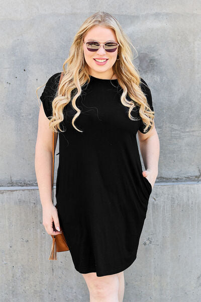 Robe Basic Bae en bambou avec poches, col rond et manches courtes