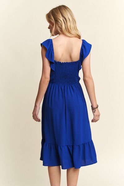 ADORA Smocked-Kleid mit eckigem Ausschnitt, Rüschen und Kappenärmeln