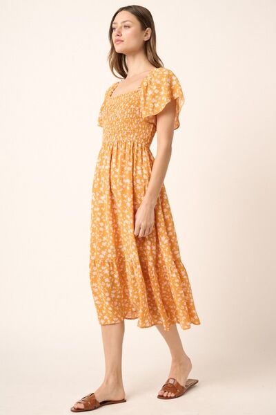 Mittoshop Geblümtes Midi-Kleid mit Rüschenärmeln und gesmoktem Oberteil