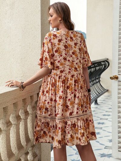 Robe Grande Taille en Crochet Floral à Manches Volantes