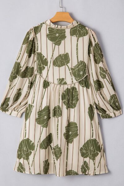 Bedrucktes Minikleid mit Bindekragen und Dreiviertelärmeln