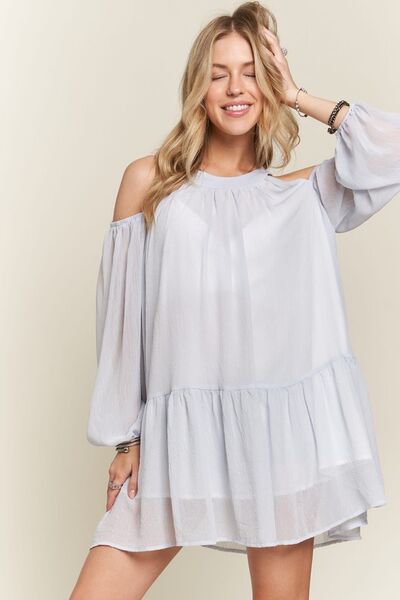 Mini-robe ADORA à épaules dénudées et manches ballon