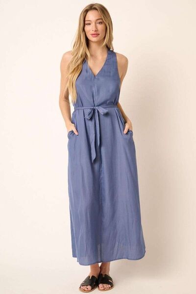 Mittoshop Maxikleid mit V-Ausschnitt, überkreuztem Rückenausschnitt und Gürtel