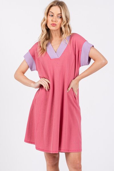 Ces Femme V-Ausschnitt Kurzarmkleid mit Kontrastbesatz