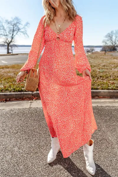 Robe midi imprimée à manches longues et col en V