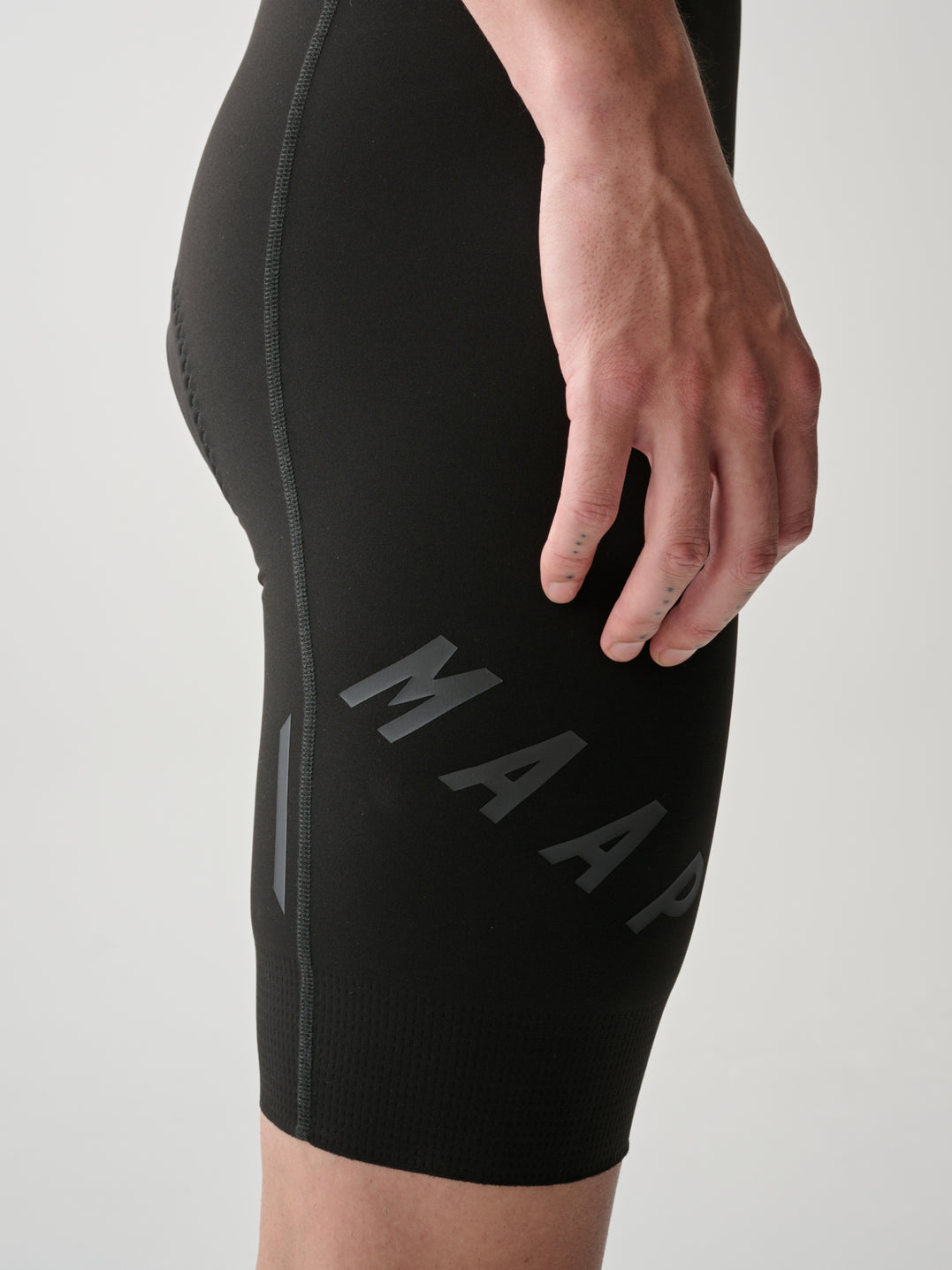 Apex Aeon Bib Short - Black/Black