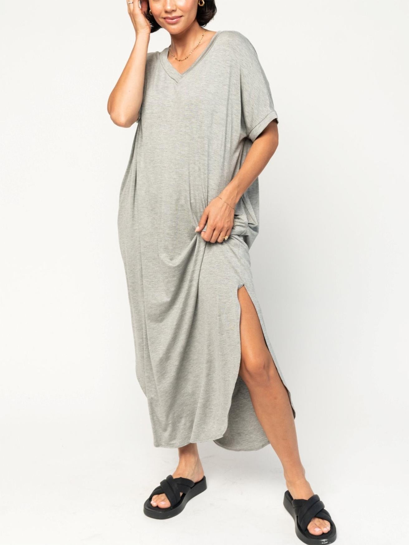 Robe T-shirt ample à col en V fendu pour femme (2 achetées = livraison gratuite)