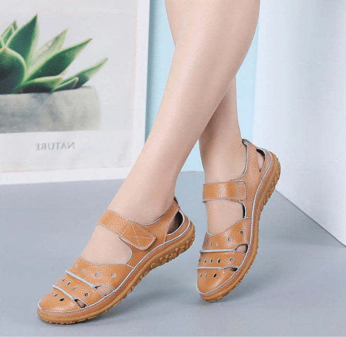 Sandales plates en cuir ajourées à crochet pour femme