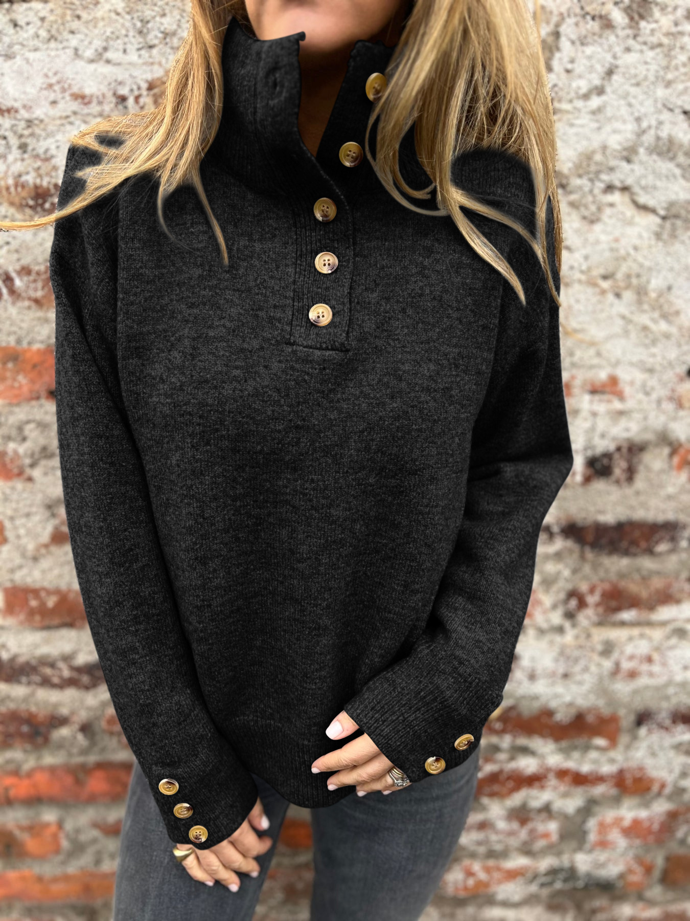 2025 CLEARANCE SALE🔥 Designer-Sweatshirt für Damen mit Stehkragen und speziellen Knöpfen