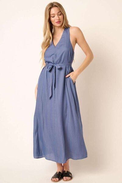 Mittoshop Maxikleid mit V-Ausschnitt, überkreuztem Rückenausschnitt und Gürtel