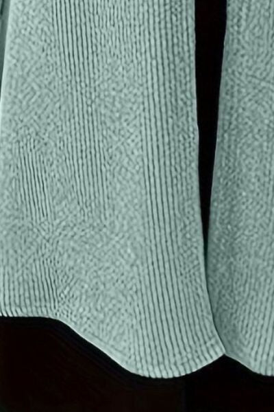 Geripptes Langarmkleid mit Kontrastkragen und Rundhalsausschnitt