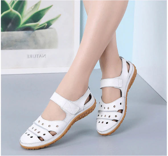 Sandales plates en cuir ajourées à crochet pour femme